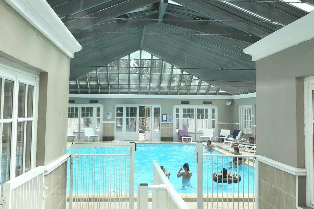 Appartement 2 Chambres Couleur Dune, Piscine, Parking Gratuit Le Touquet Exterior foto